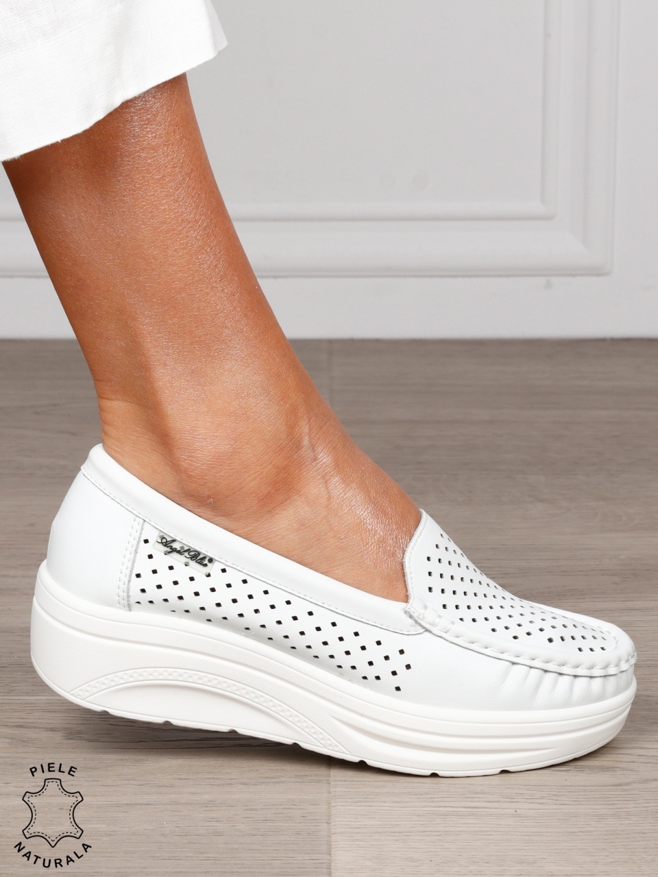 MOCASINI dama din piele naturala intoarsa CRL1579 ALB