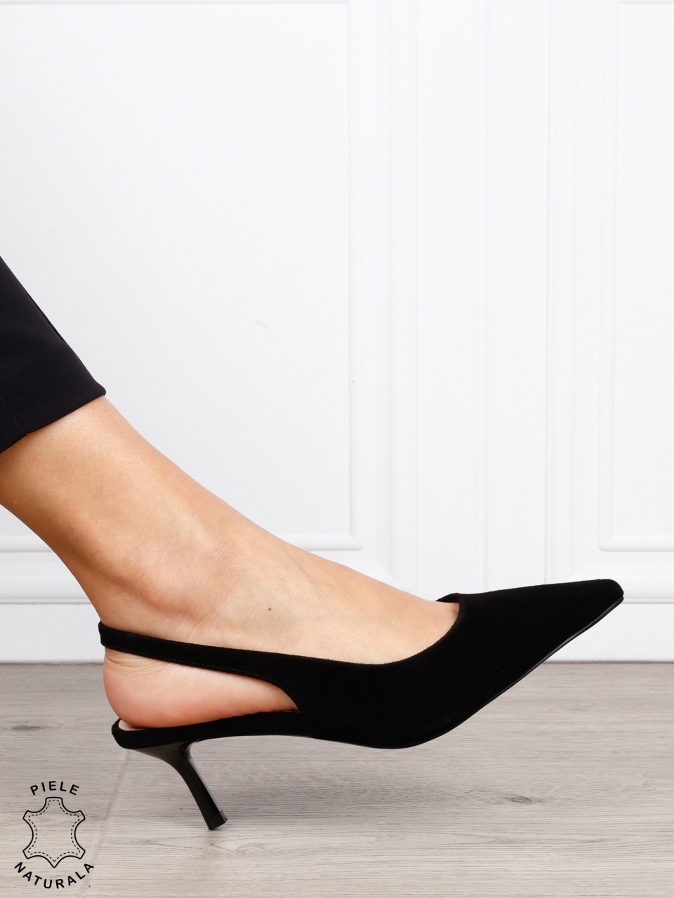 Pantofi dama eleganti din piele naturala Intoarsa cu toc subtire si varf ascutit CRL1616 NEGRU