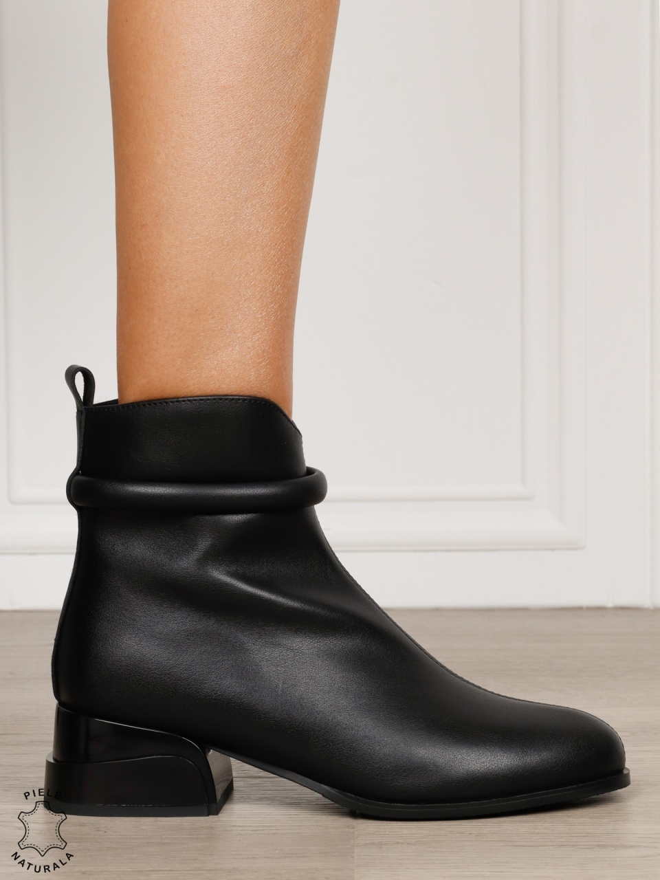 Botine dama din piele naturala cu detaliu decorativ la glezna CRL1826 NEGRU